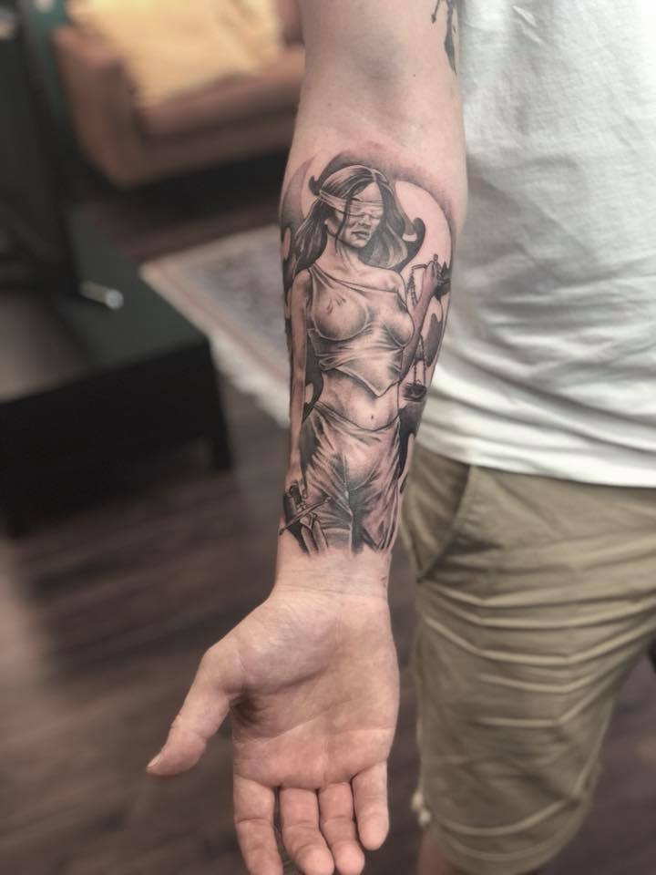 vrouwe-justitia-tattoo