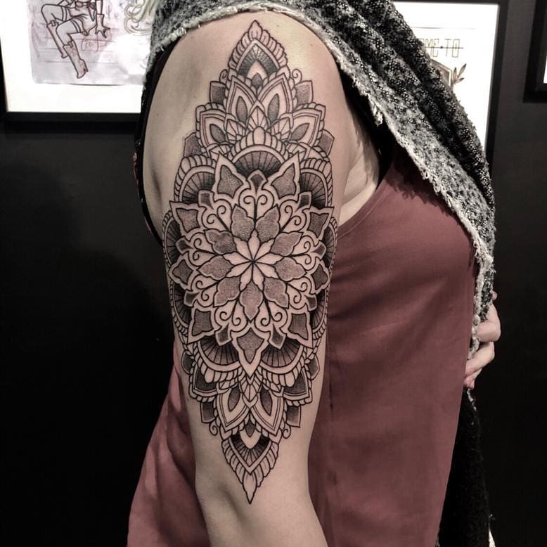 dotwork-mandala-tattoo